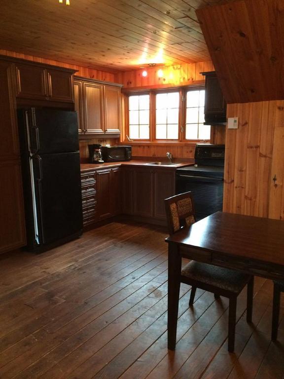 Le Chalet Apartment Shawinigan Ngoại thất bức ảnh